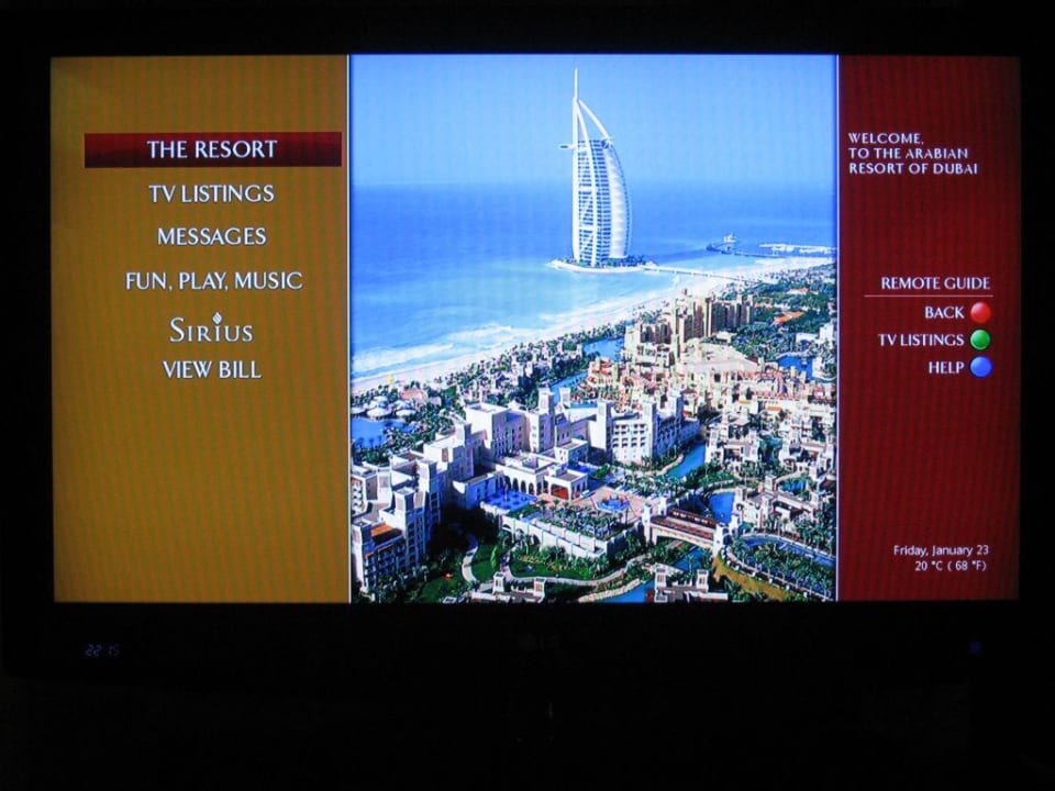 Startbild des TV in der Suite 123 im Mina A'Salam Jumeirah Mina Al Salam