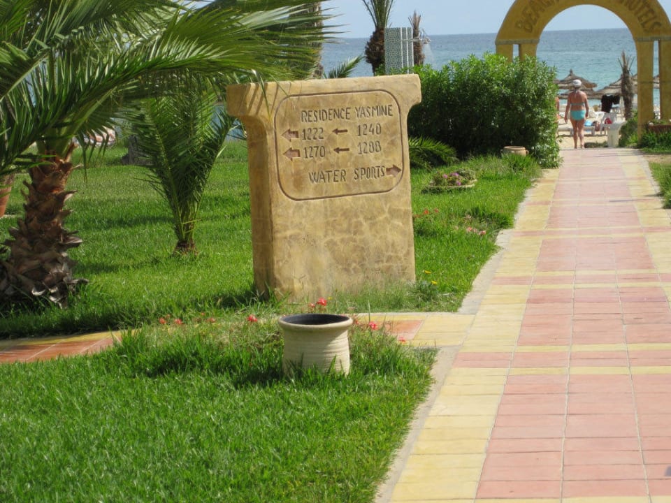 Weg zum Strand Dar Khayam