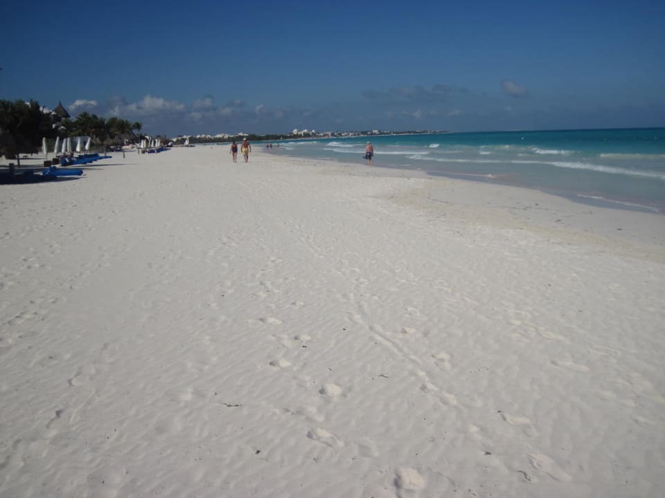 Super Strand nach kleinem Fußmarsch Iberostar Waves Paraiso del Mar