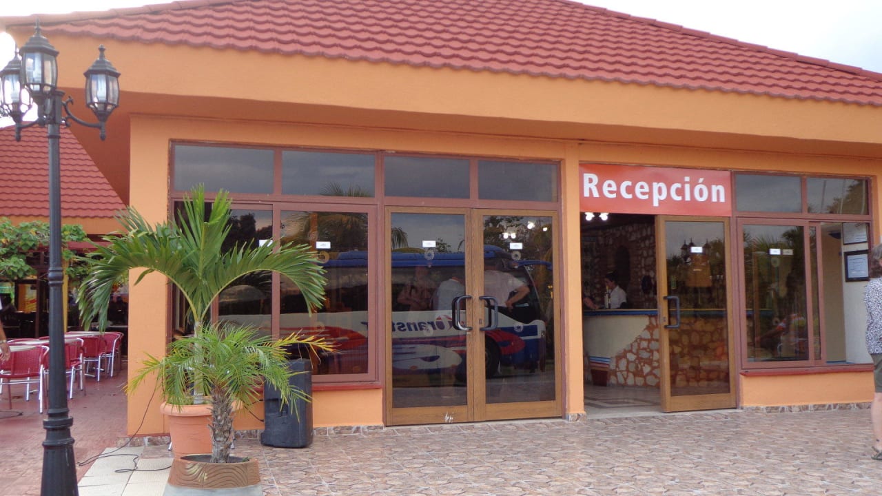 Anfahrtsbereich Hotel Las Cuevas