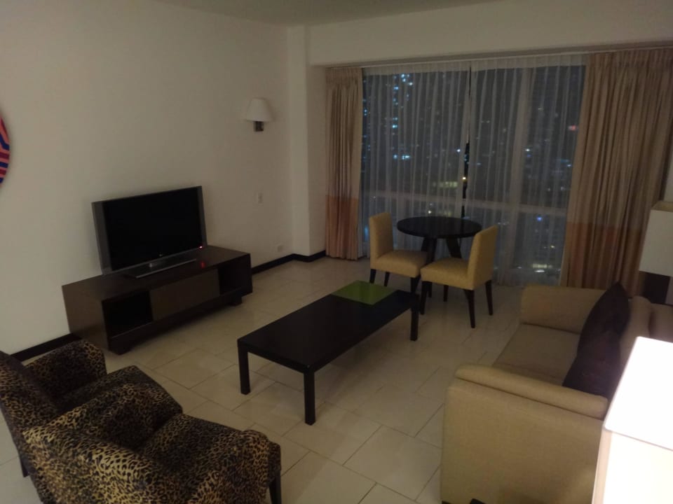 Living room Radisson Decapolis Hotel Panama City