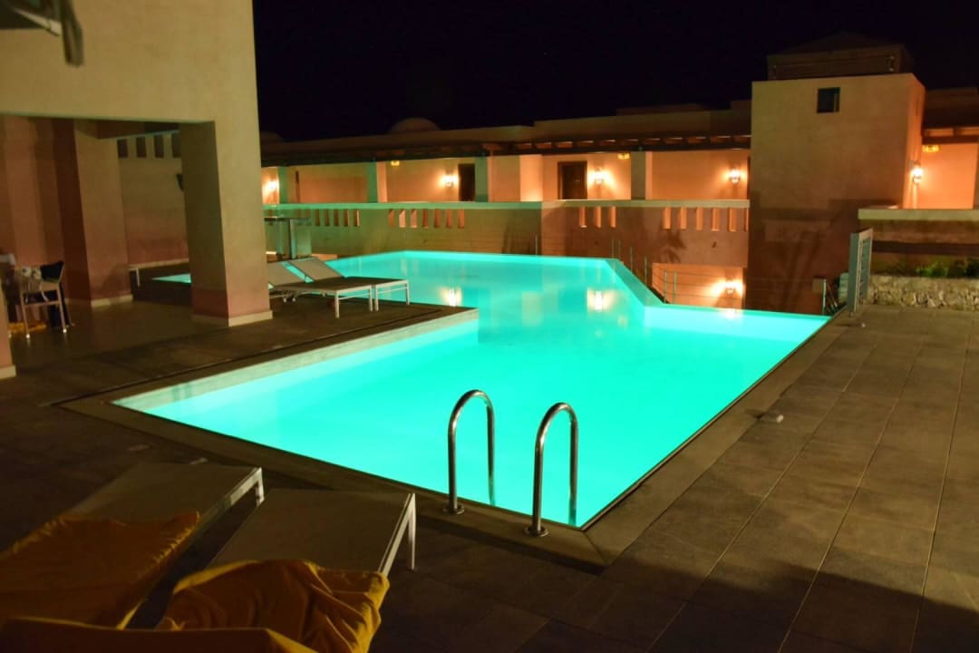 Shared Pool Nacht Beleuchtung Atlantica Belvedere Resort