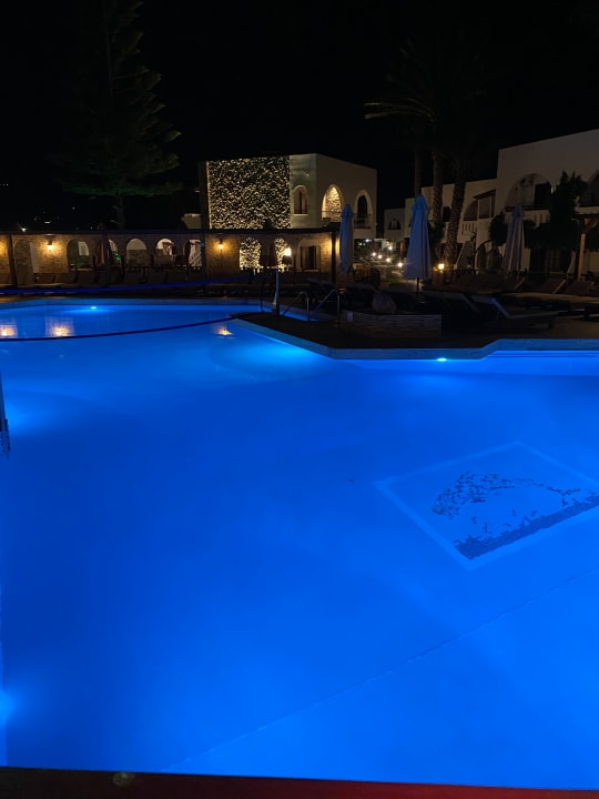 Pool Gaia Garden Hotel