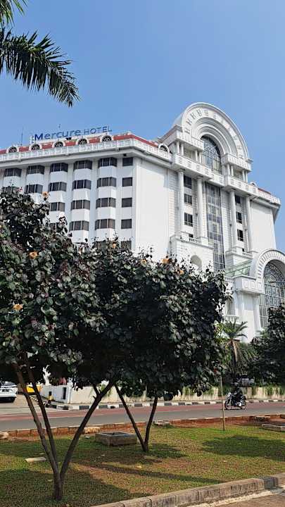 Außenansicht Mercure Jakarta Gatot Subroto