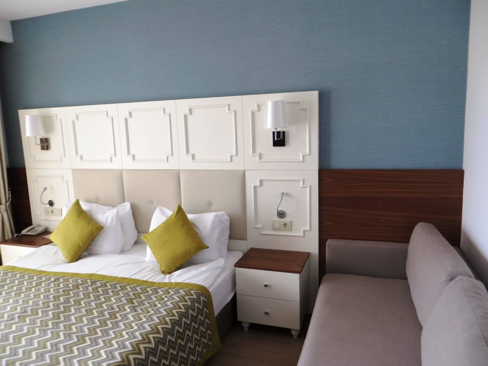 Bett mit Couch Well Palace Side