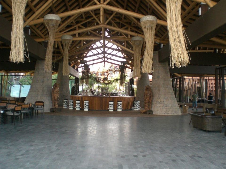 Poolbar Lopesan Baobab Resort