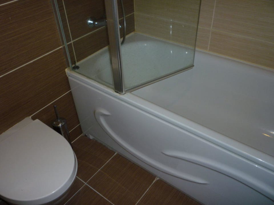 Schönes Bad mit Duschabtrennung Saphir Resort & Spa