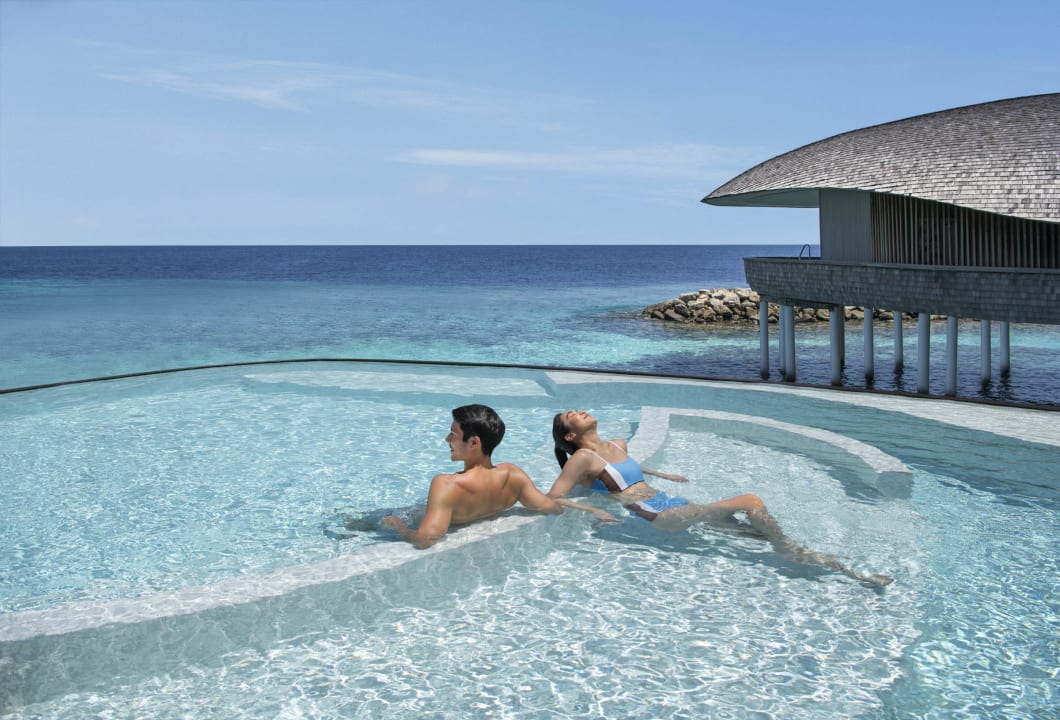 Pool The St. Regis Maldives Vommuli Resort