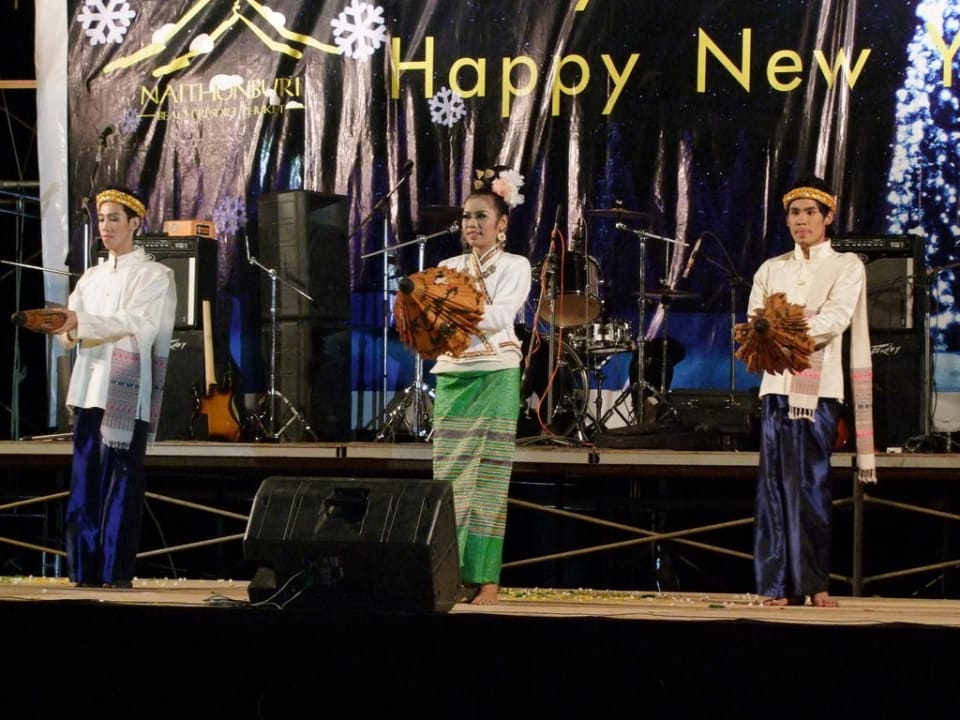 Silvestershow 2009 im Naithonburi Hotel Naithonburi Beach Resort