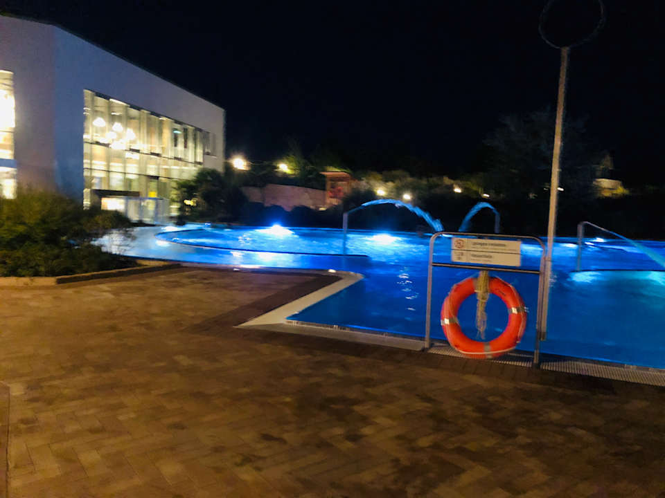 Pool Tropical Islands Resort