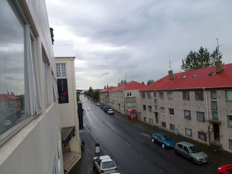 Ausblick aus dem Fenster zur Straßenseite Fosshótel Rauðará