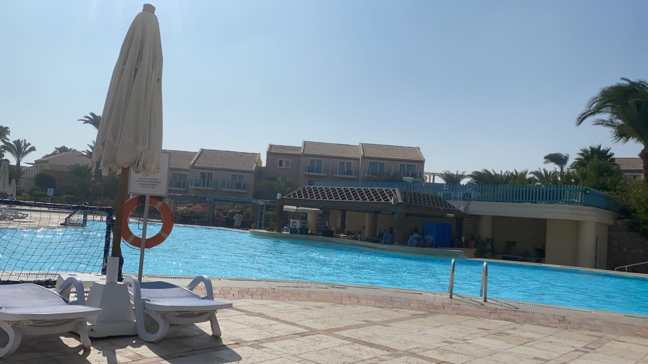 Pool Mövenpick Resort & Spa El Gouna