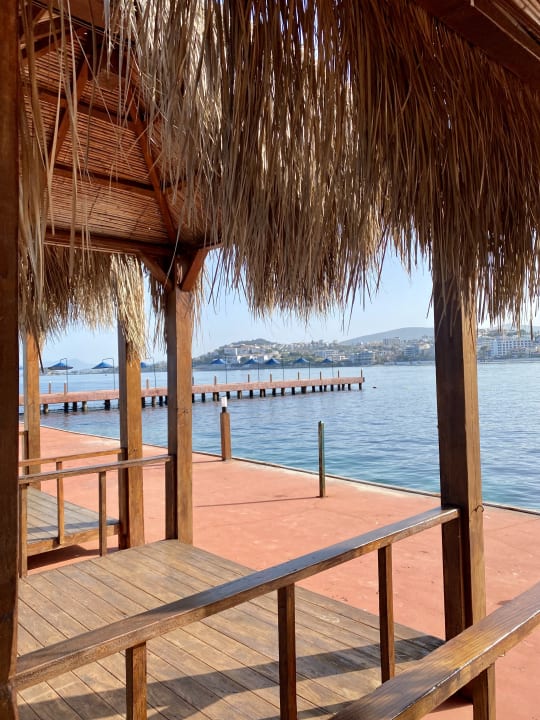 Strand Le Bleu Hotel & Resort