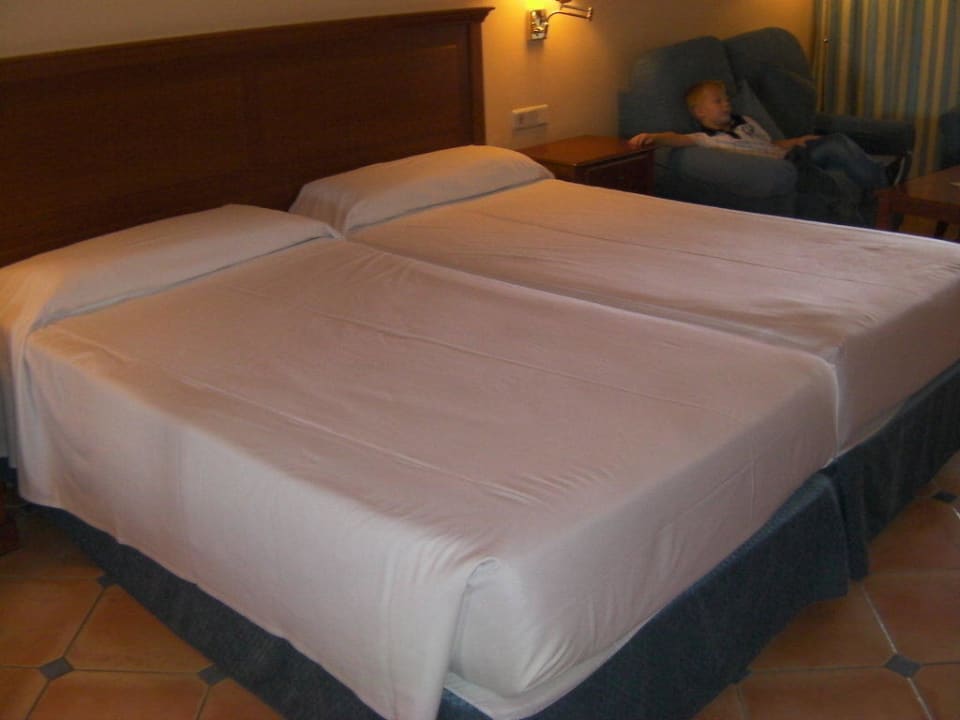 Chambre pour trois. H10 Playa Meloneras Horizons Collection