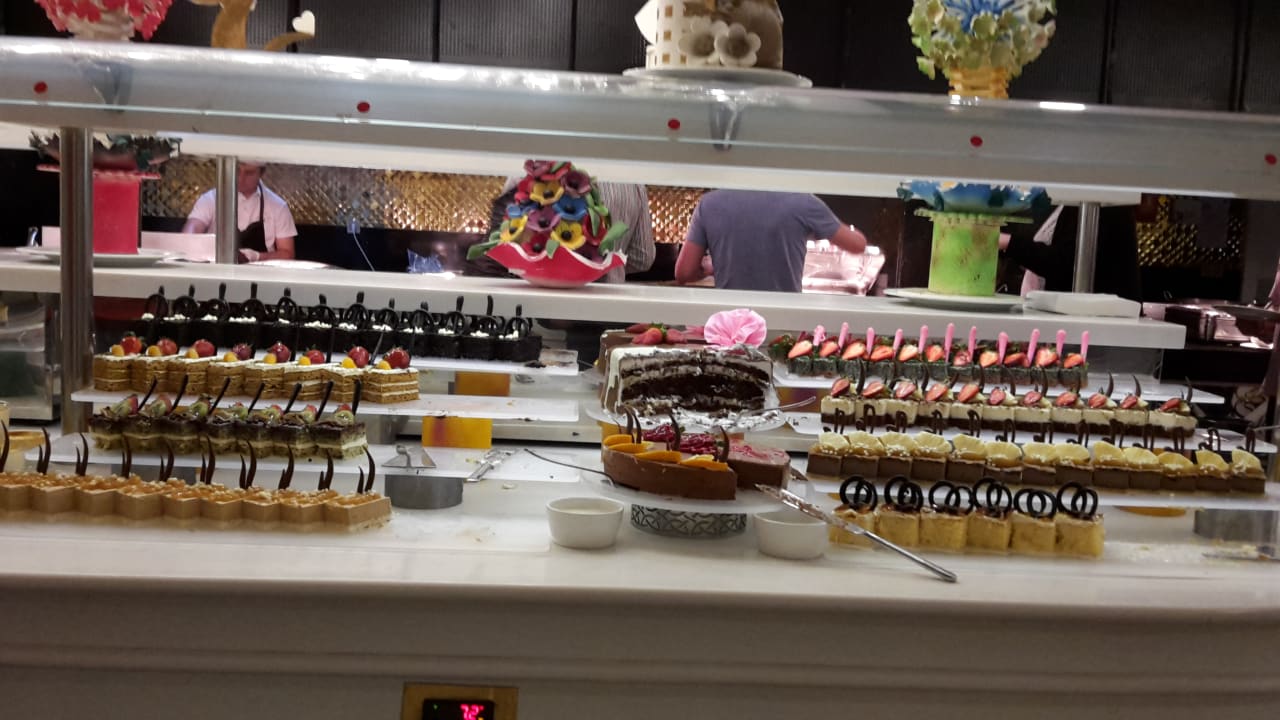 Gastro Side Royal Palace Hotel & Spa