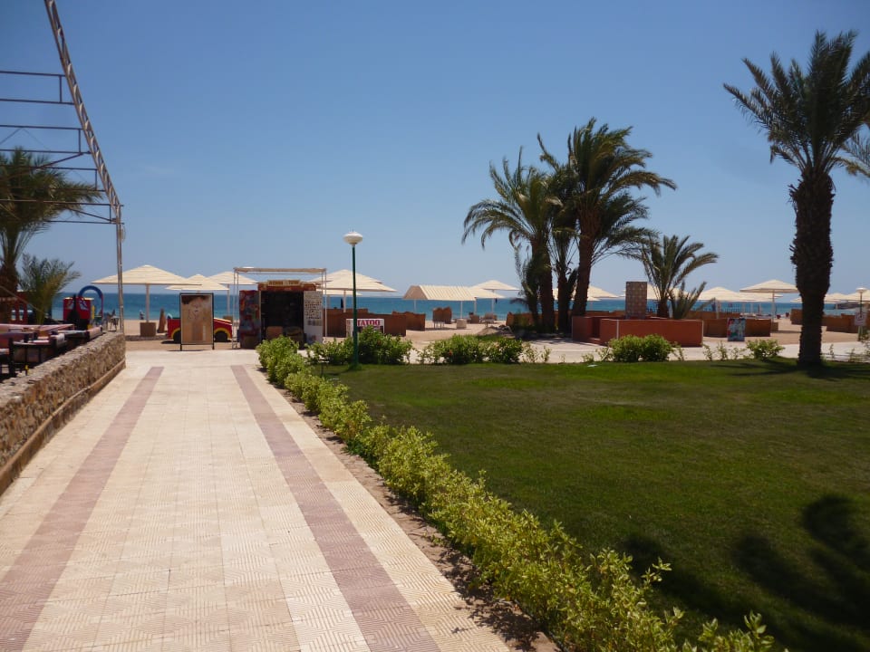 Strand Menaville Safaga