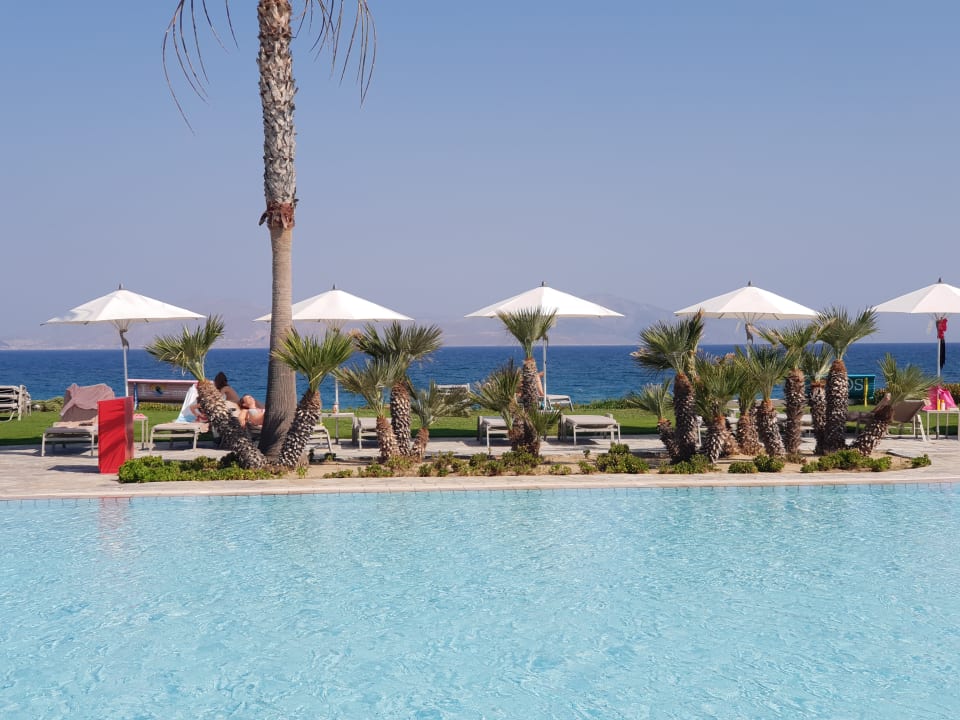 Zimmer Neptune Luxury Resort