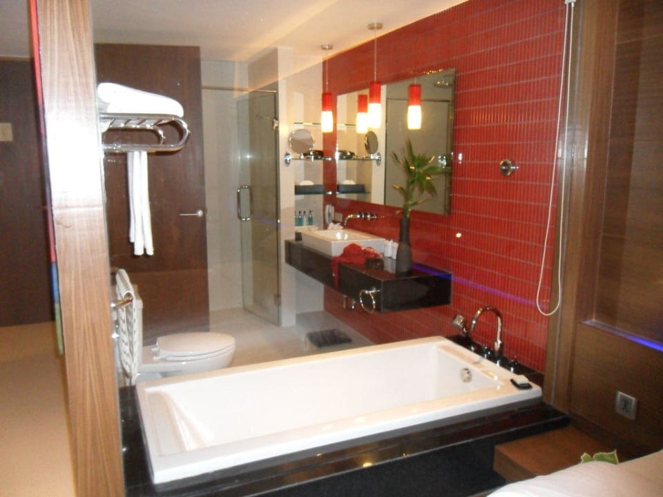 Ванная Novotel Phuket Kata Avista Resort and Spa