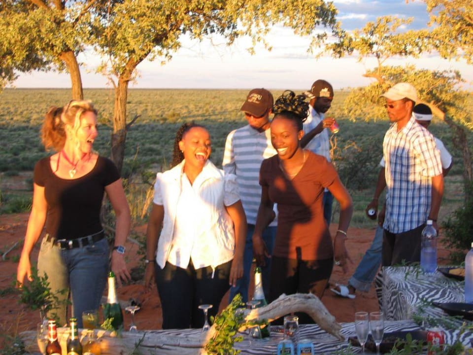 Sundowner-Buffet Bitterwasser Lodge & Flying Centre