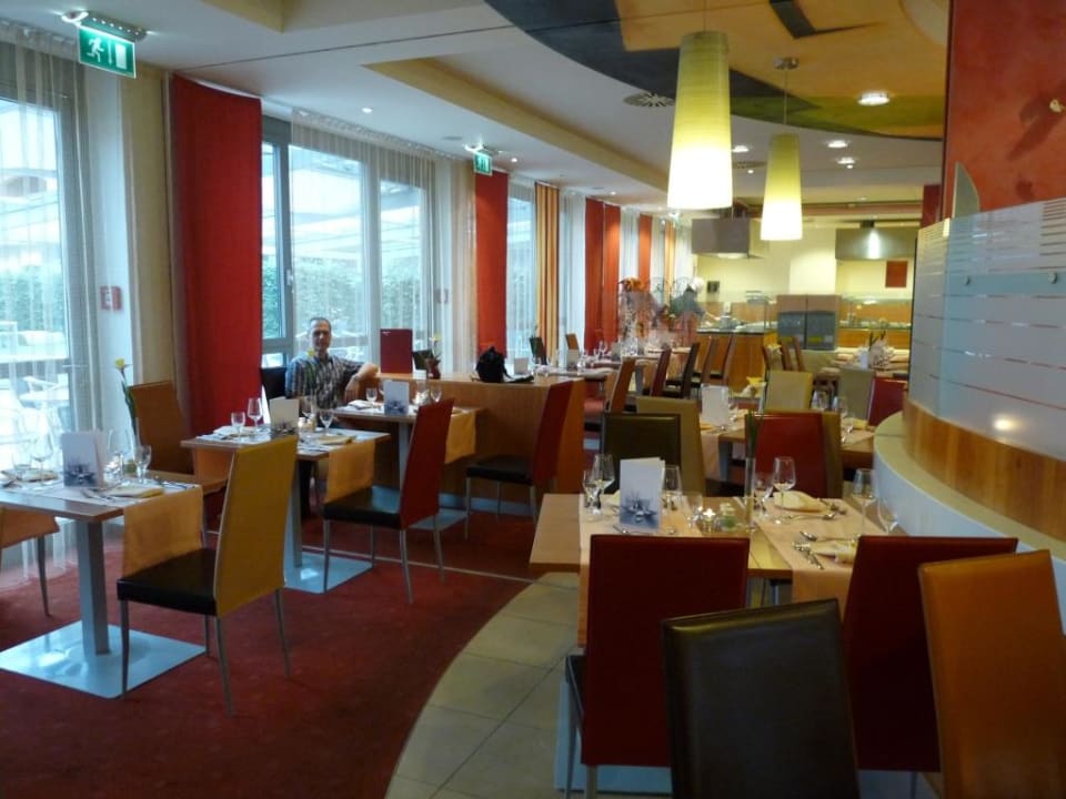 Restaurant Life Resort