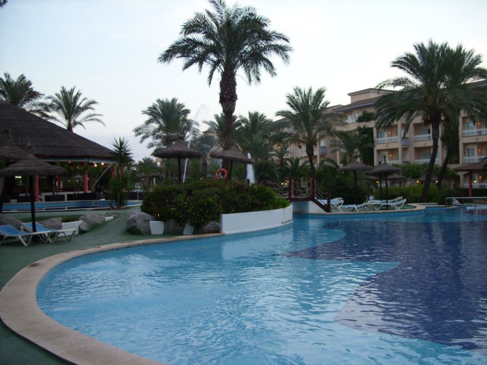 Schöner großer Pool! Prinsotel La Dorada