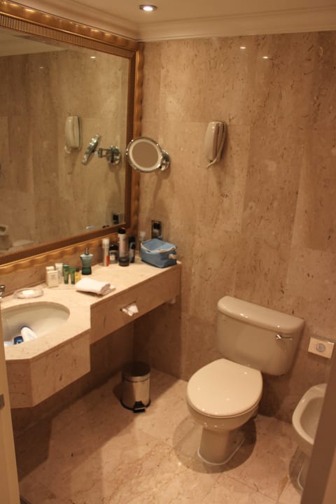 Badezimmer Radisson Blu Hotel & Resort Abu Dhabi Corniche