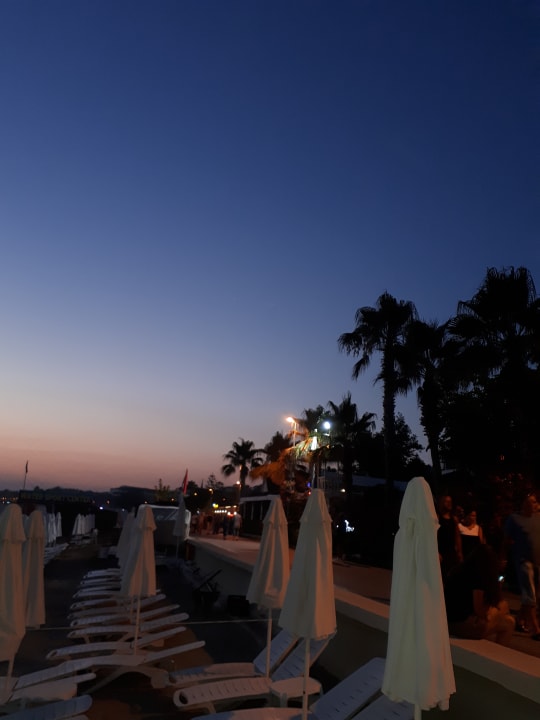 Strand Side Bay Hotel