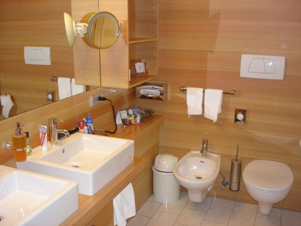 Badezimmer Lindenhof Pure Luxury & Spa DolceVita Resort