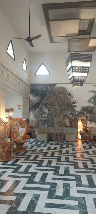 Lobby Hotel Riu Karamboa