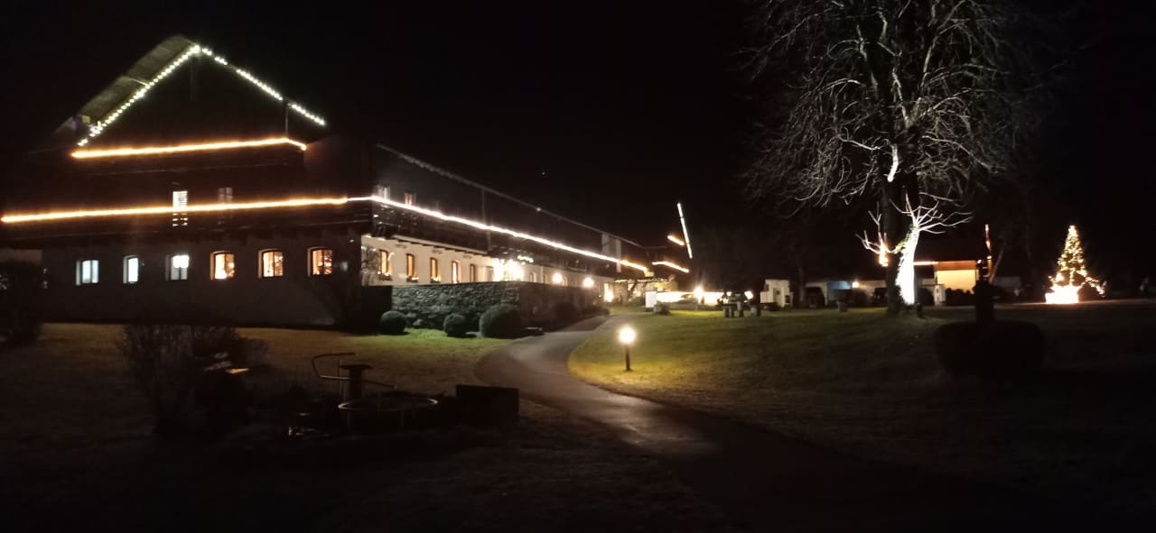 Außenansicht Hotel Gut Schmelmerhof