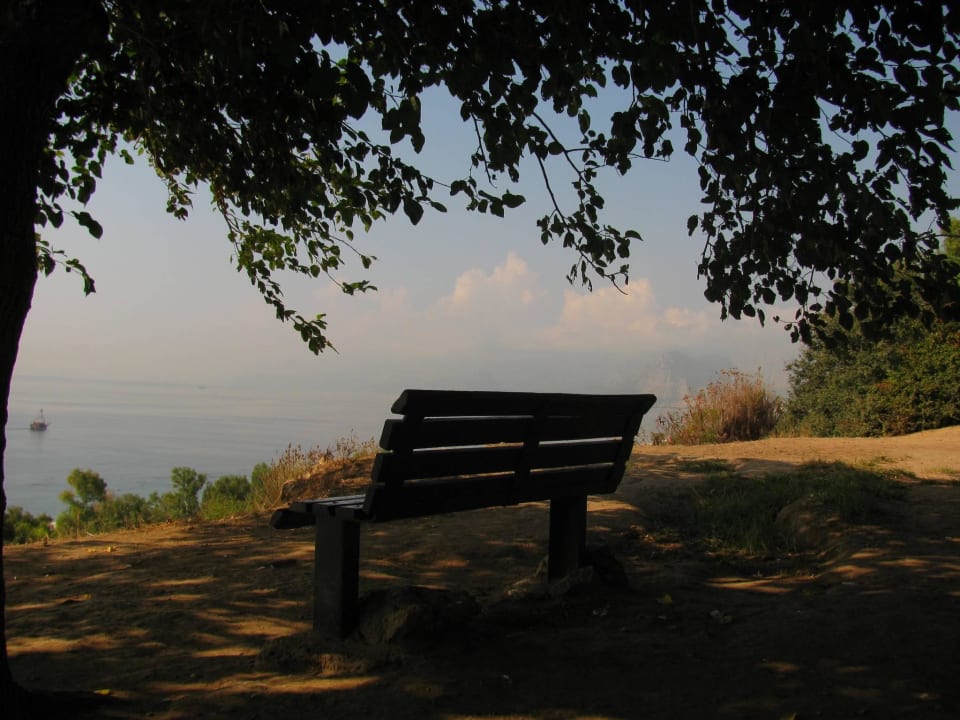 По дороге на пляж Hotel Özkaymak Falez