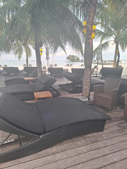 Strand Kuredu Island Resort & Spa