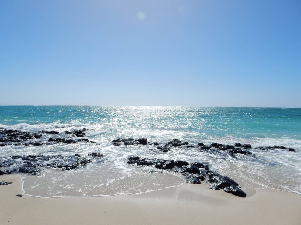 Strandspaziergang links Constance Belle Mare Plage