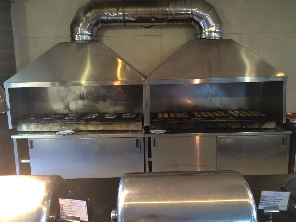 Schöner Grill im Hauptrestaurant Belek Beach Resort Hotel