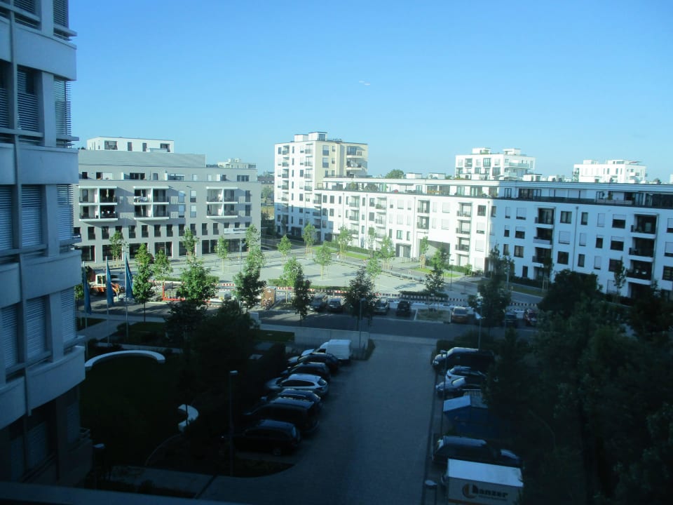 In den Innenhof Motel One München-Campus