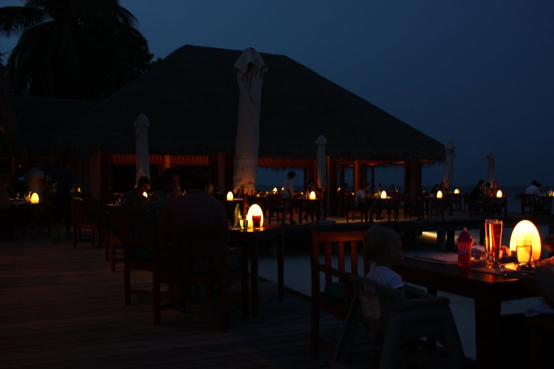 Abendessen im Freien Veligandu Maldives Resort Island