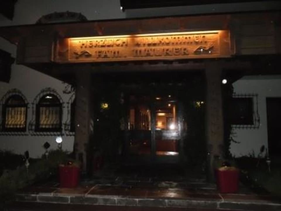 Der Haupteingang Hotel Moawirt