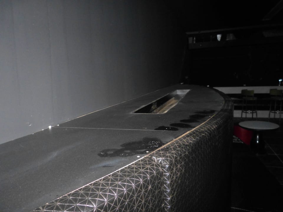 DIscothek / Schmutz über Sitzbank Seaden Sea Planet Resort & Spa