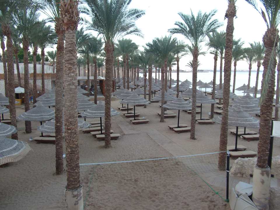 Ein leerer Abendstrand The Grand Hotel Sharm El Sheikh