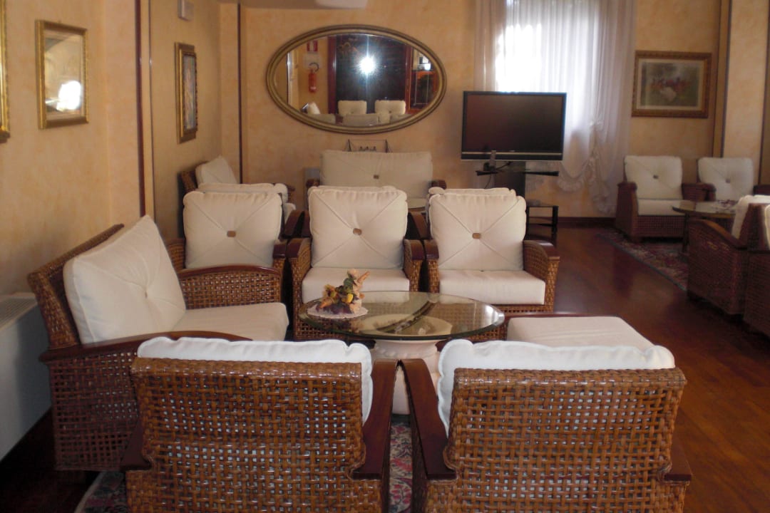 Der Fernsehraum Hotel Grande Albergo Fortuna