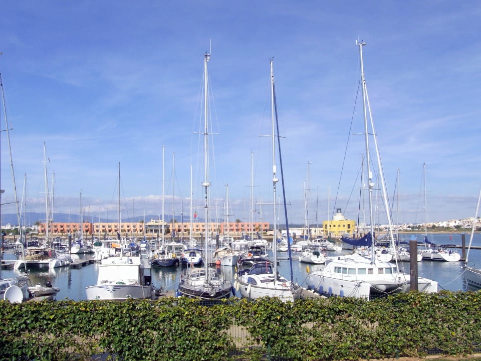 Blick über den Yachthafen NH Marina Portimão Resort