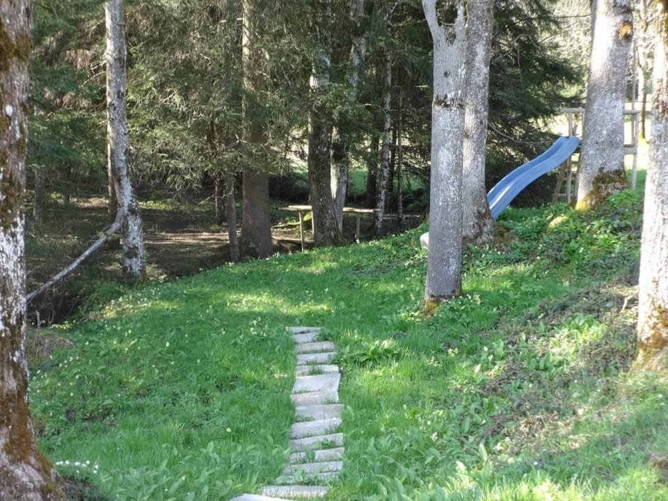 Spiel-Paradies am Bach und im Wald Bromberger Hof
