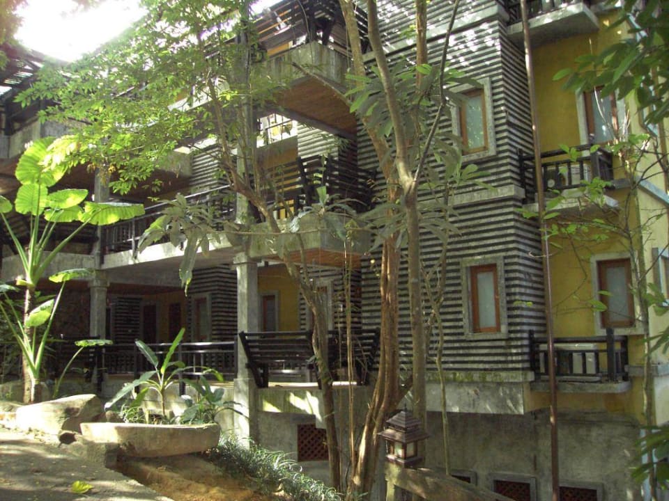 Blick auf das Hauptgebäude Moracea by Khao Lak Resort