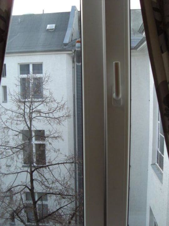 Blick in den Innenhof Hotel Pension Rheingold