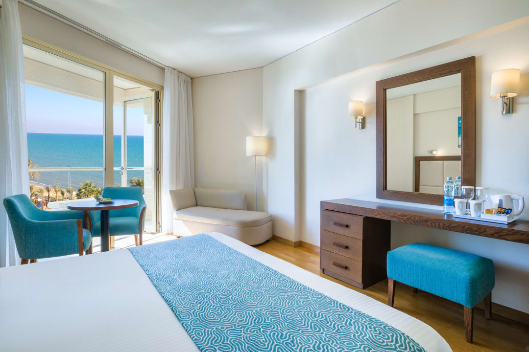 Zimmer The Golden Bay Beach Hotel