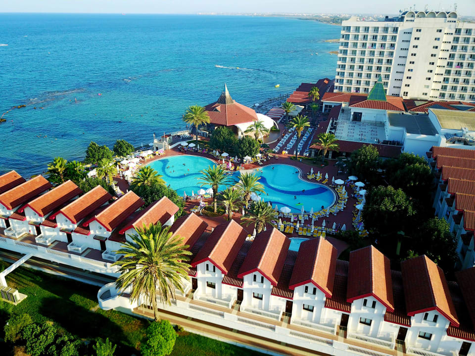 Pool Salamis Bay Conti Resort Hotel & Casino
