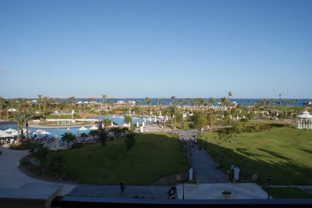 Blick vom Balkon zum Meer Steigenberger ALDAU Beach Hotel
