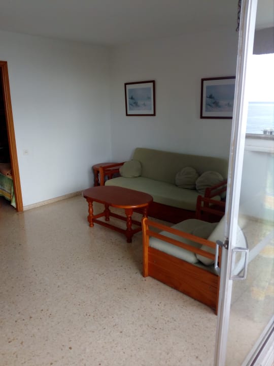 Zimmer Corona Roja