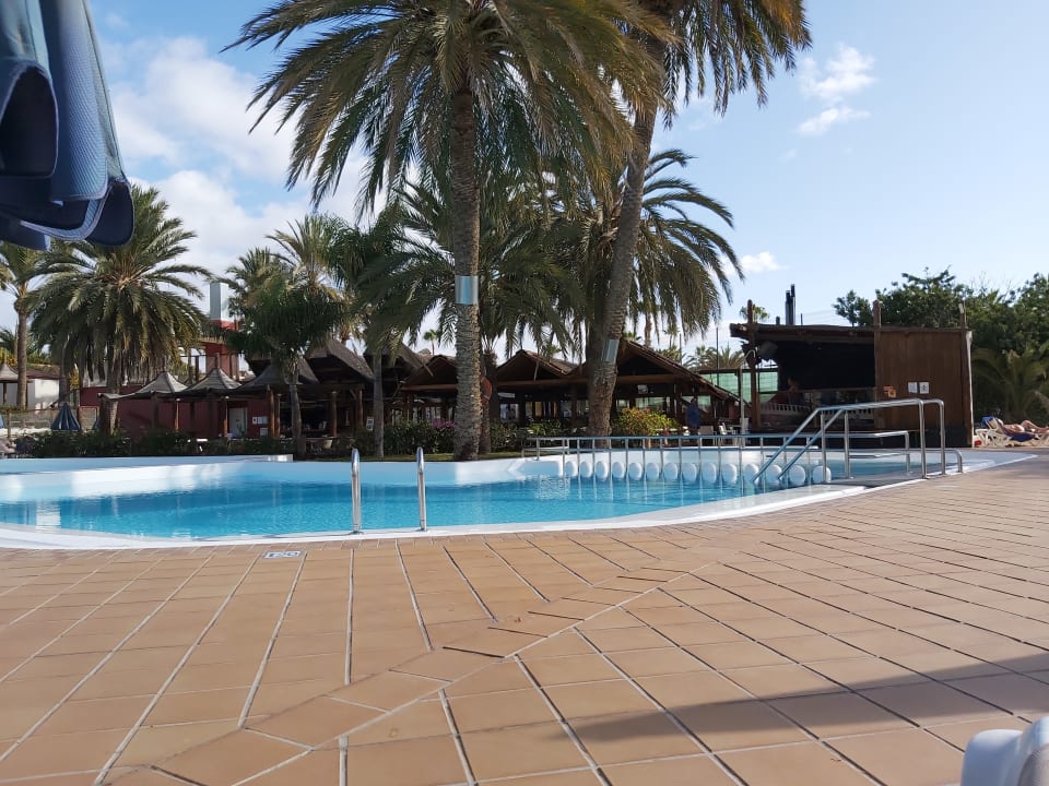 Pool HL Miraflor Suites Hotel