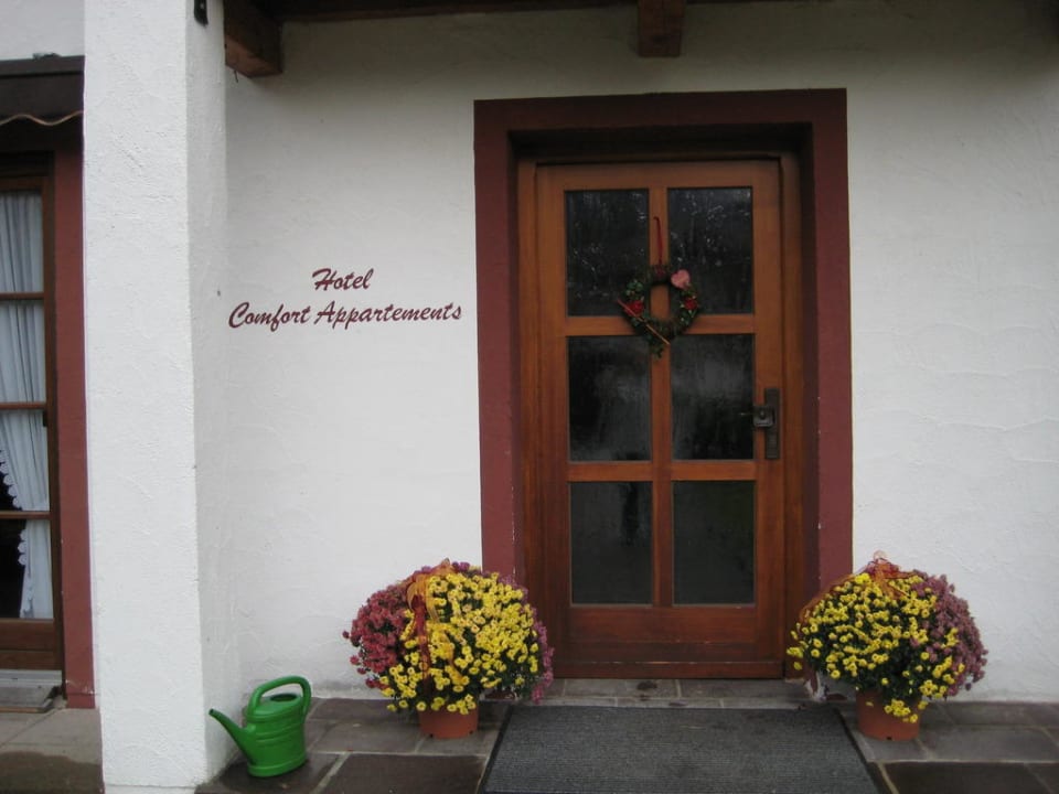 Eingang Appartments Kurhotel Falter